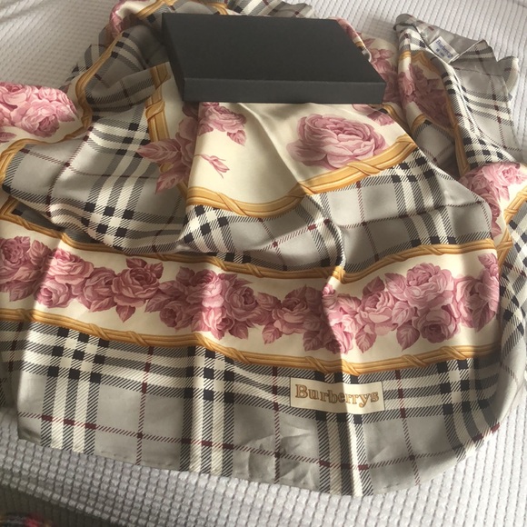 ❤️Burberry Floral Plaid Women's Scarf - Picture 1 of 11